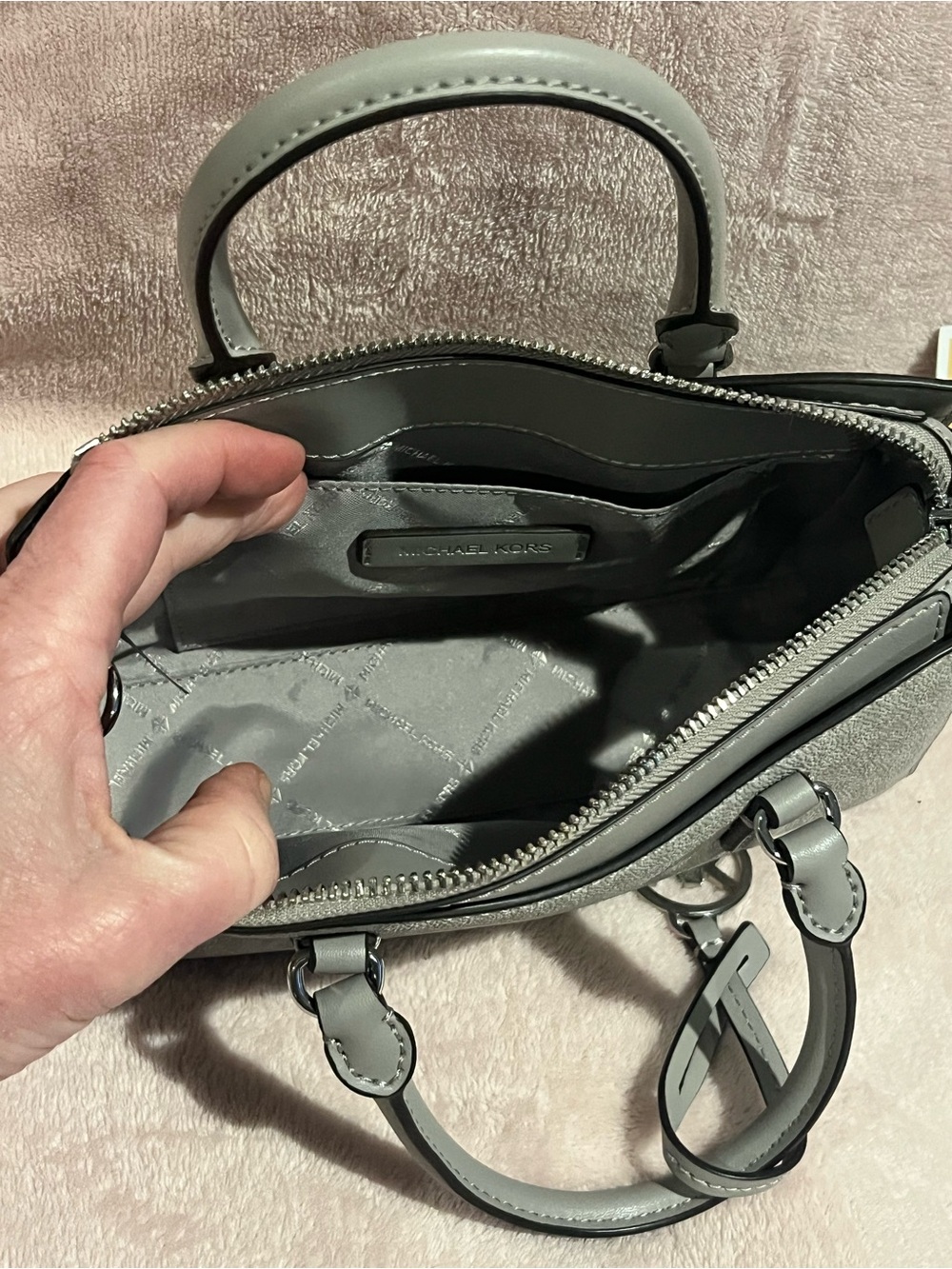 Michael Kors Gray Signature Purse with MK Charm New - Picture 5 of 10
